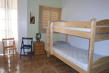 De Cadiz Cadi Hostel