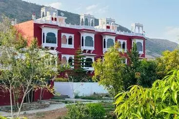 Resort The Lal Bagh