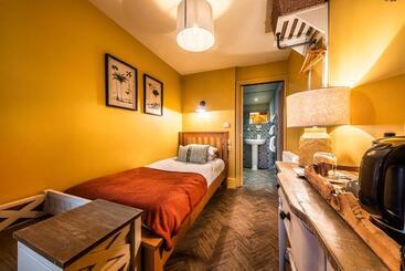 ベッドアンドブレックファースト The Globe Inn