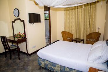 تختخواب و صبحانه Saadani Tourist Center   Hostel