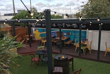 Отель Queen Street Tap