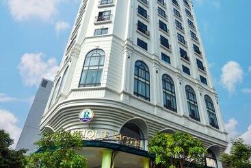 Ritzy Boutique Hotel Da Nang Beach