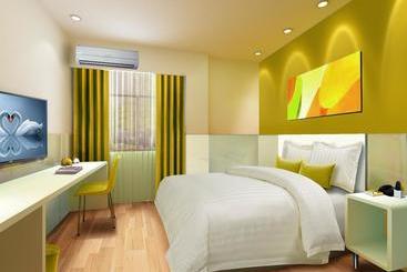 Hotel Shell Qionghai Jinhai Road