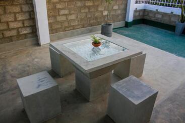 مبيت وإفطار Niwahana Transit City