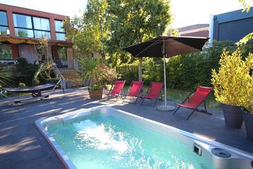 Bed And Breakfast Shandita