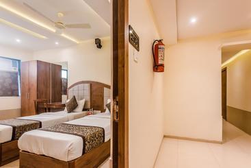 Oyo 8363 Hotel Royal Inn