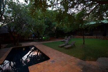 Tuskers Bush Lodge B&b