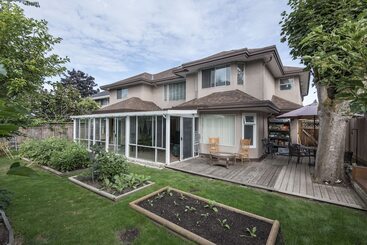 Fraser River Richmond Bed And Breakfast