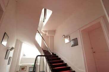 호텔 L Alzire Logis Auberge Culturelle