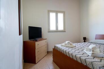 B&b L Uliveto Rooms & Pool