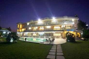 בית מלון כפרי Kristall E Giardini Dell'eden