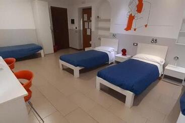 هاستل L'archetto