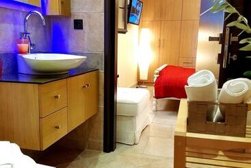 ツーリストアパートメント Villa Vanessa