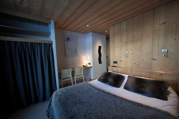 هتل Chalet Les Rhodos