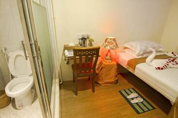 Hotel Shwe Htee Guest House Chinatown