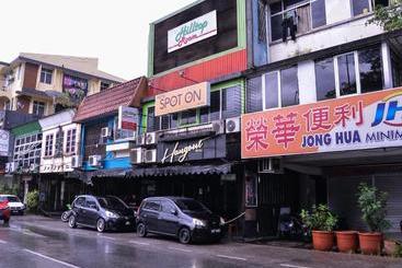 هتل Spot On 89630 Hilltop Room