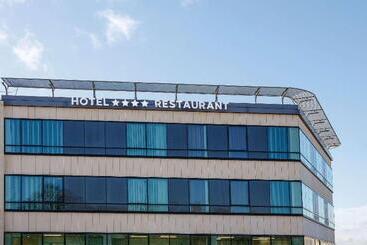 בית מלון כפרי Best Western Plus Hôtel Escapade Senlis