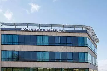 Hotel Best Western Plus Hôtel Escapade Senlis