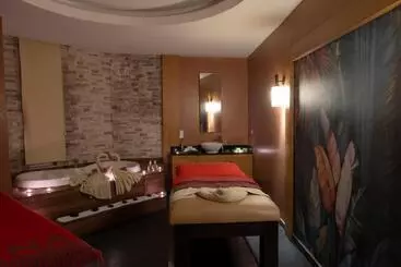 Euphoria Palm Beach Resort