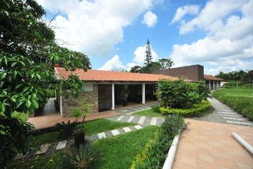 Отель Campestre Los Lagos