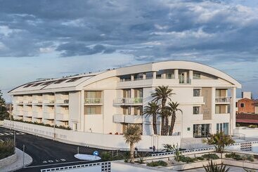 هتل Modica Beach Resort