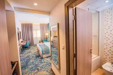 Mena Plaza Hotel Albarsha At The Mall