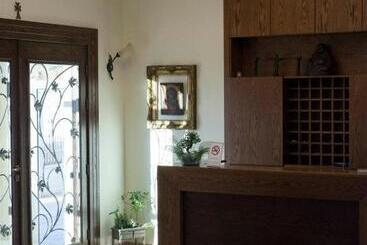 هتل Beit El Kroum Boutique