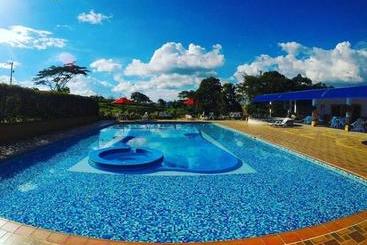 Hotel Hacienda Santa Barbara