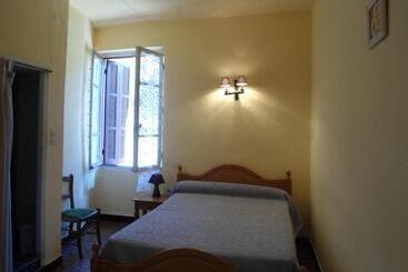 בית מלון כפרי Les Calanques