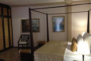 هتل Sala Boutique