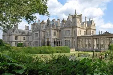 ホテル Stoke Rochford Hall