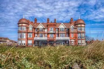 Hotel The Grand