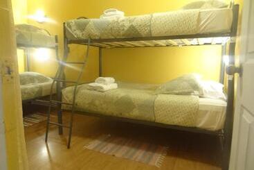 הוסטל Hostal Kirckir