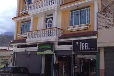 ユースホステル Samana Hostal