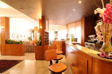 בית מלון כפרי Tritone