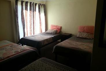 Albergue Skippers Backpackers Cc