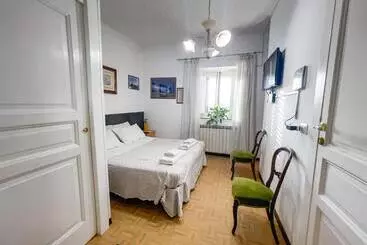 Aamiaismajoitus (B&B) Dolmen House