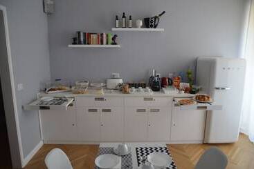 تختخواب و صبحانه Room 56