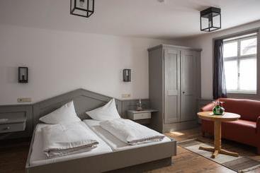 Hotel Land Alte Schmiede