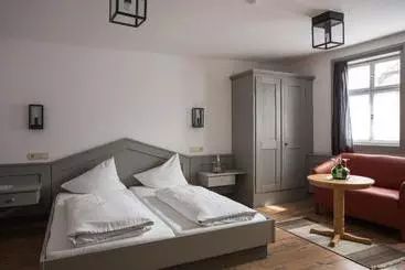 Otel Land Alte Schmiede