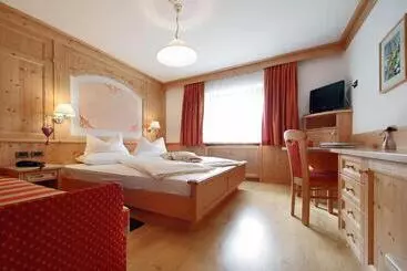 Hotel Mountain B&b   La Scalira