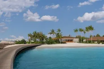 استراحتگاه Centara Grand Lagoon Maldives