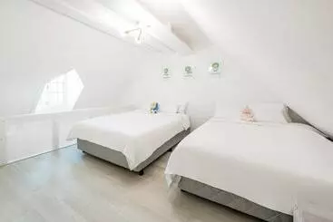 Gapyeong Daengdaengi Dog Pension Silver