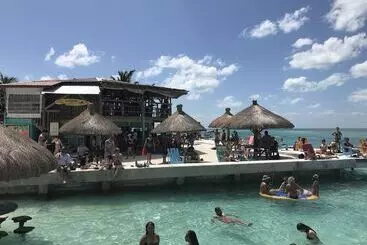 Hotel Dreamcabanas