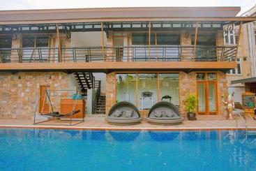 هتل Mandalay Lodge