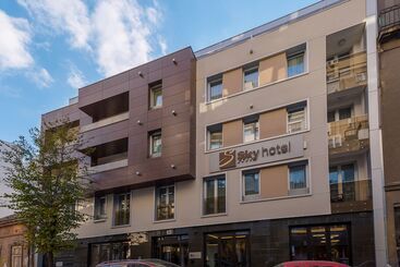 هتل Sky