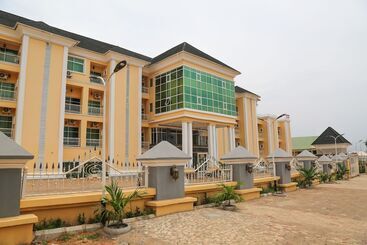 هتل Hampton Towers And Spa