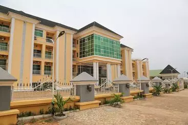 هتل Hampton Towers And Spa