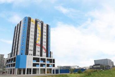 Hop Inn Hotel Aseana City Manila