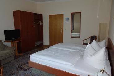 هتل & Gasthof Zum Löwen